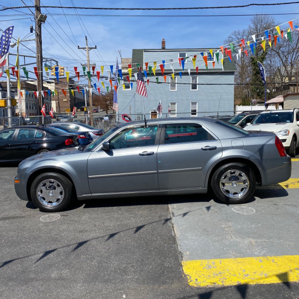 SOLD 2006 Chrysler 300 149,050 miles SOLD