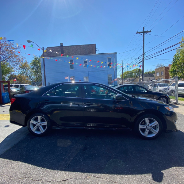 SOLD 2012 Toyota Camry SE 127,500 miles SOLD
